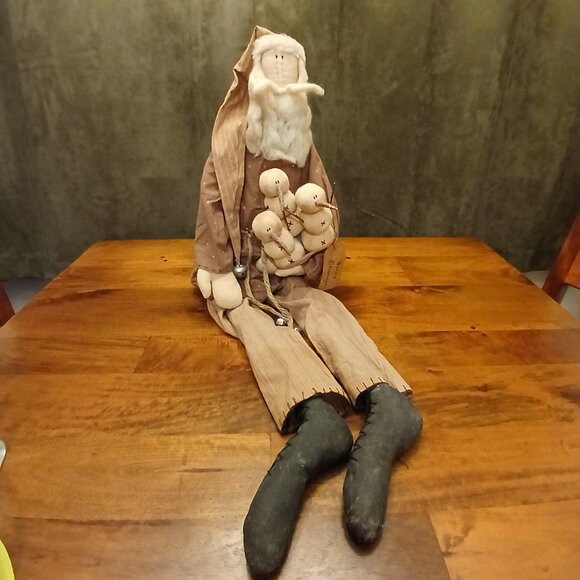 *RARE* Vintage “Honey and Me” Primitive Folk Art Santa & Snowmen Doll (NWT) - Picture 10 of 12